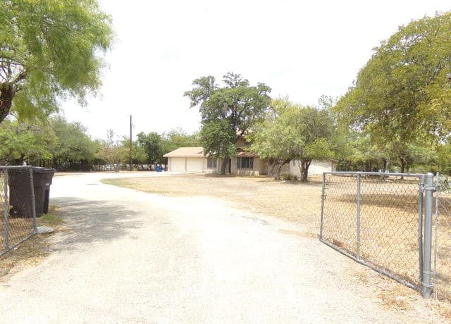 5975 Babcock — photo 4