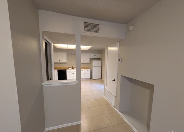 330 W Byrd Unit 2 — photo 3