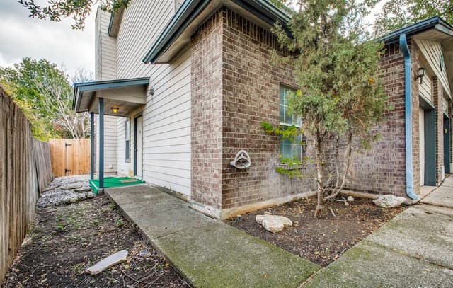 6063 Bantry Bay — photo 2