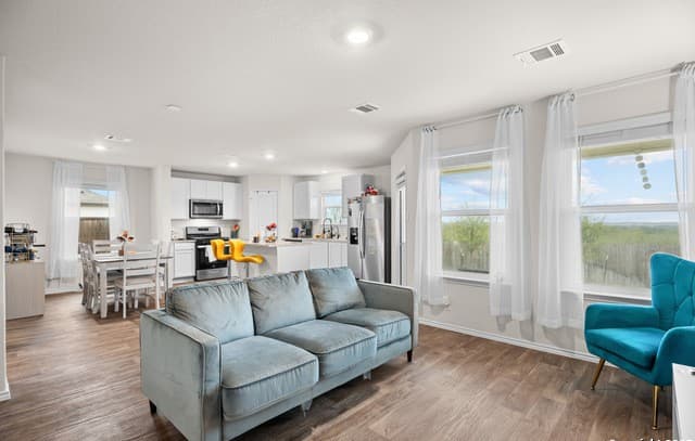 15311 Olive Pigeon — photo 3