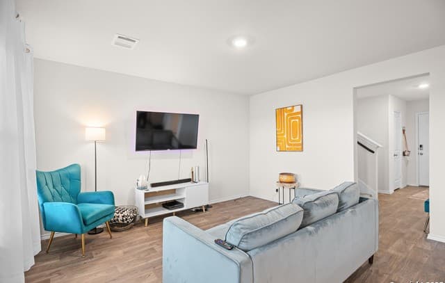 15311 Olive Pigeon — photo 4