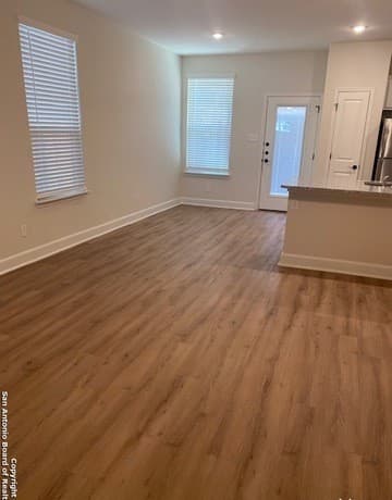 2415 Lynwood Unit 102 — photo 4