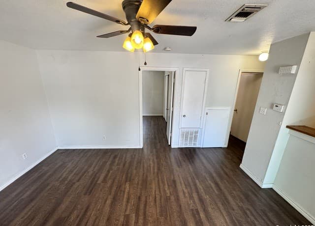 830 W Hutchins Unit 3 — photo 2