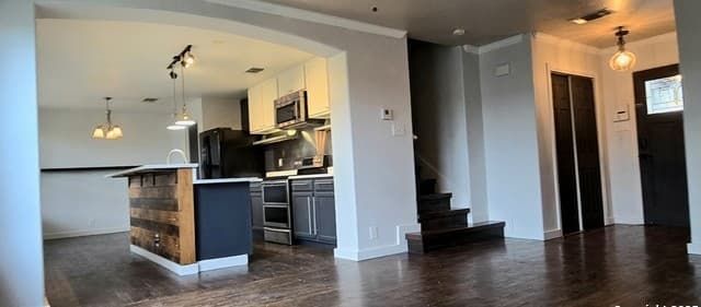 6307 Sentry Pt — photo 3