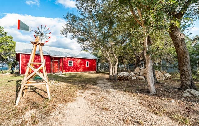 1110 Grandview — photo 2