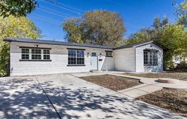 97 Denton — photo 2