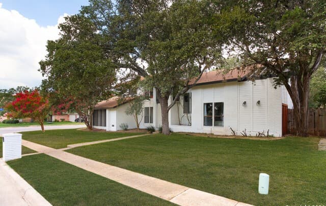 4423 Black Walnut Woods — photo 4