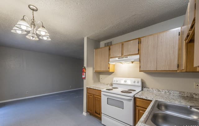 1634 W Woodlawn Unit 6 — photo 5