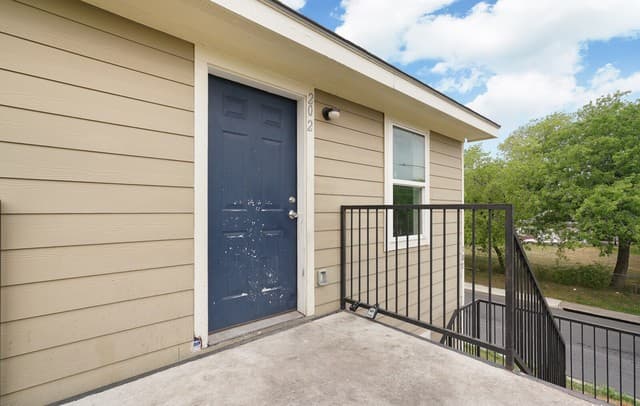 302 Cooper St Unit 201 — photo 3