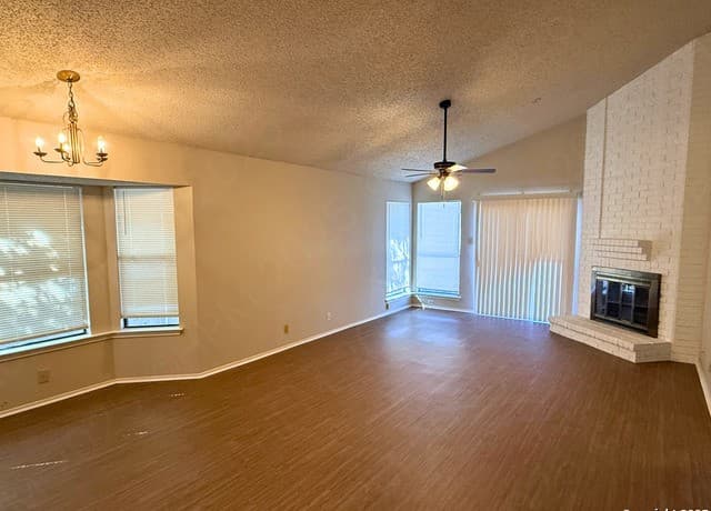 6347 Scrub Jay — photo 4