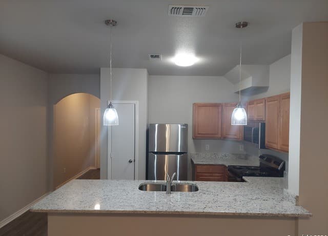 7814 Kingsbury Wood Unit 1 — photo 3