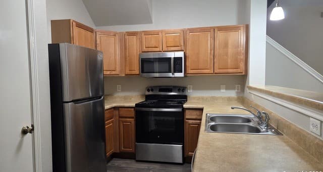 7814 Kingsbury Wood Unit 3 — photo 3