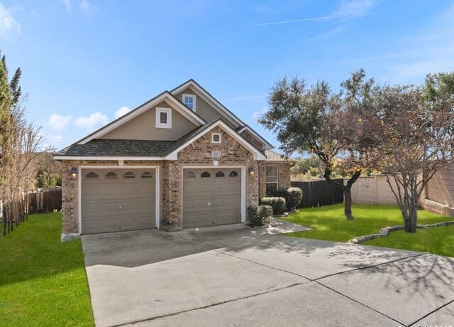 102 Lindseys — photo 2