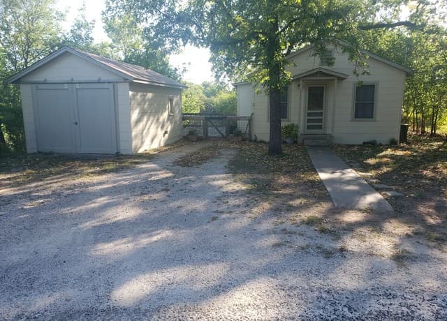 111 N Brackenridge — photo 1