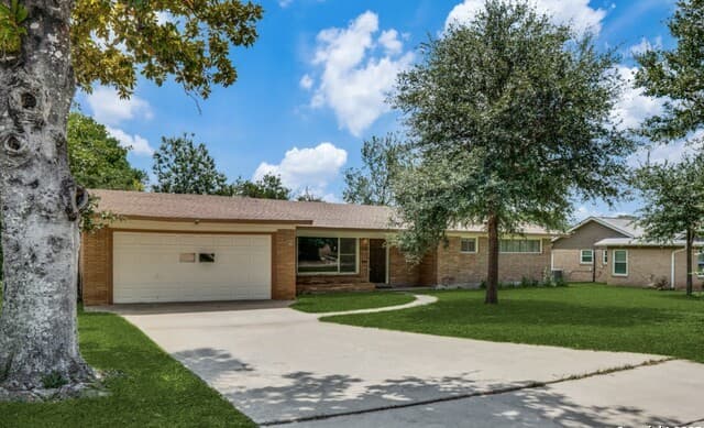 6710 Moss Oak Dr. — photo 2