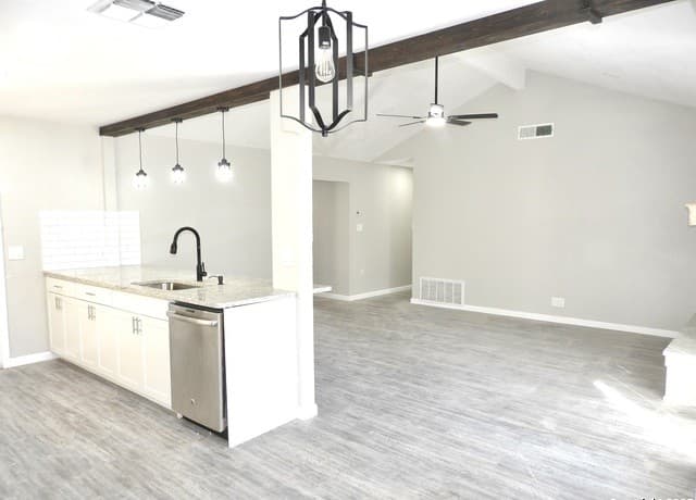 12138 Cherry Blossom — photo 4