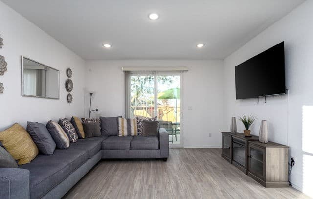 5855 Hematite Rim — photo 3