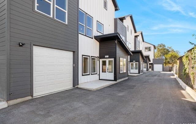 106 Bank St Unit 102 — photo 3