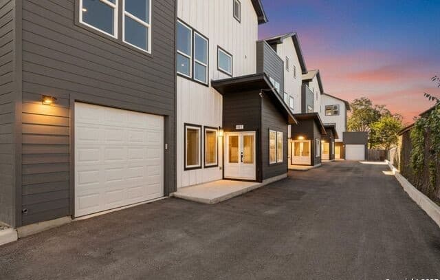 106 Bank St Unit 103