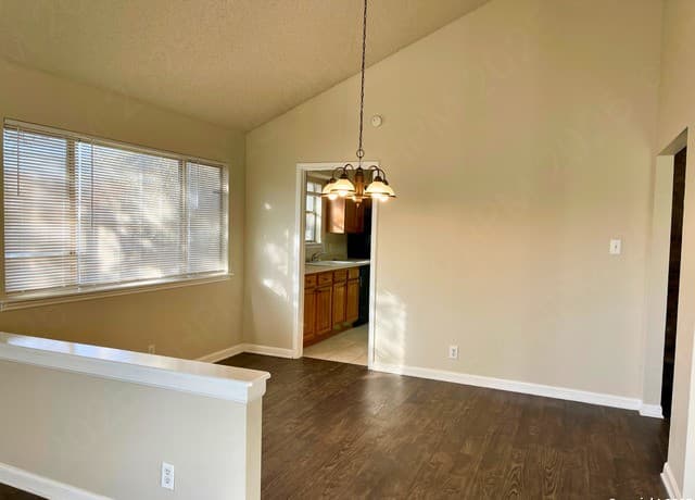 8600 Wood Wind — photo 5