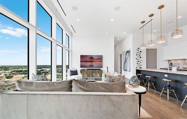 123 Lexington Unit 1806 — photo 3