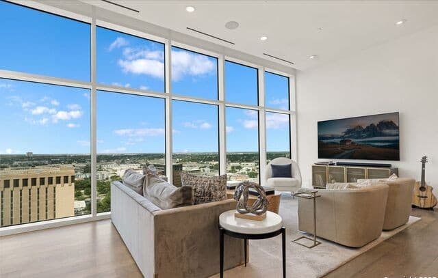 123 Lexington Unit 1806 — photo 4