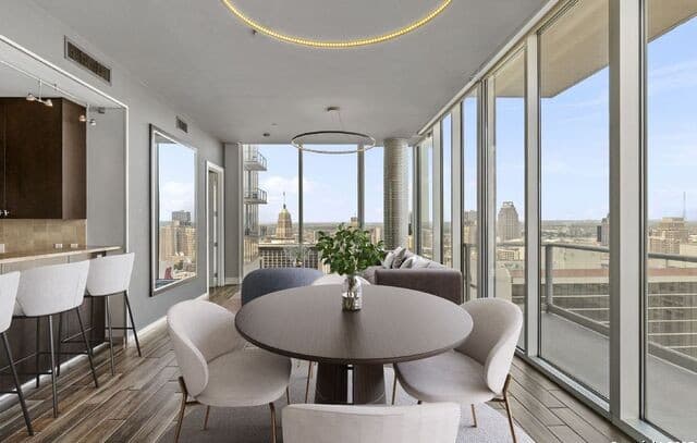 610 E Market Unit 2508 — photo 3