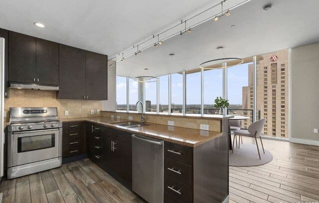 610 E Market Unit 2508 — photo 5