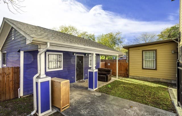 236 E Dullnig Unit 3 — photo 2