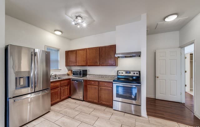 610 Viendo — photo 4