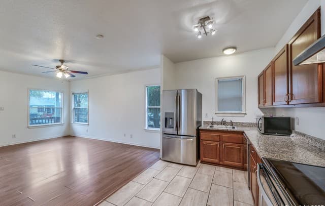 610 Viendo — photo 5