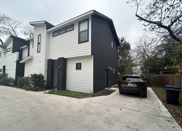 123 Fairview Unit 3 — photo 2