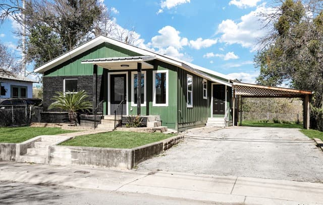 2-bedroom rental at 407 Big Foot in San Antonio TX