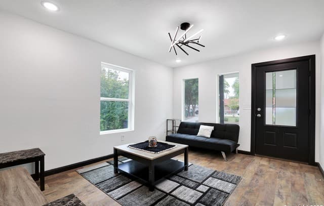 2-bedroom rental at 407 Big Foot in San Antonio, TX — photo 3
