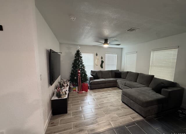 2-bedroom rental at 407 Big Foot in San Antonio, TX — photo 5