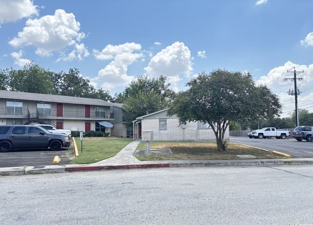 1-bedroom rental at 5603 Bienville Unit E-7 in San Antonio TX