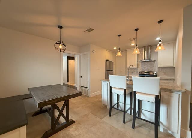 2811 Woodbury Unit 301 — photo 5