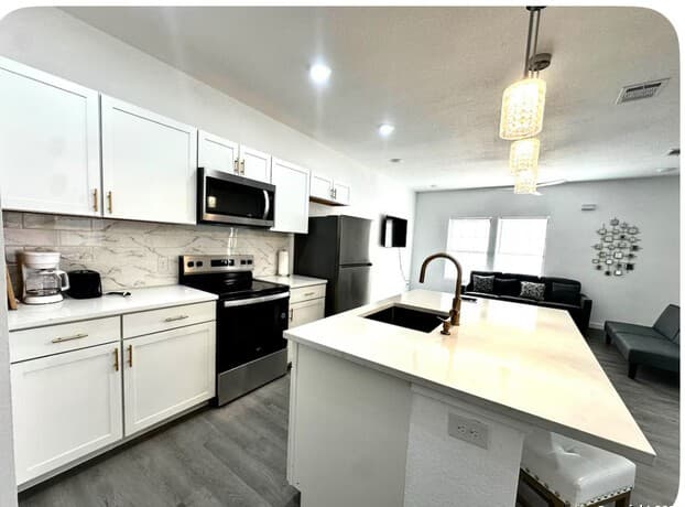 829 Kayton Unit 102 — photo 3