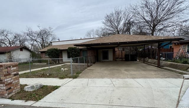 146 Stapleton — photo 2