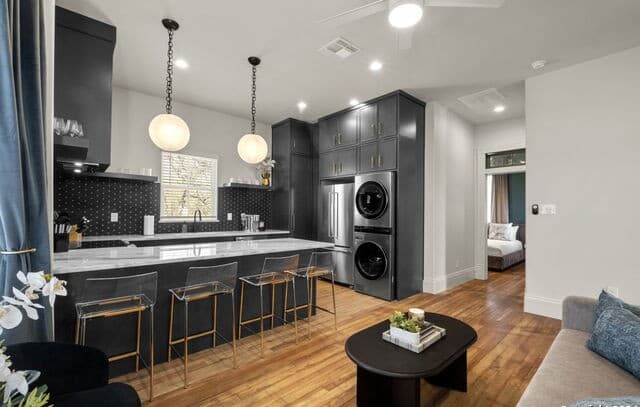 201 E Carson St Unit 2 — photo 1