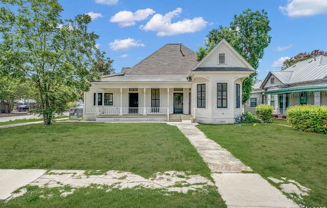 530 E Carson St — photo 1