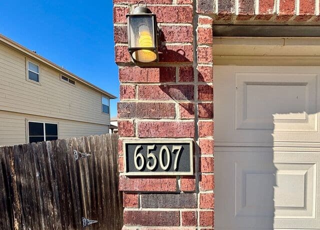 6919 Moon Lake Dr — photo 3