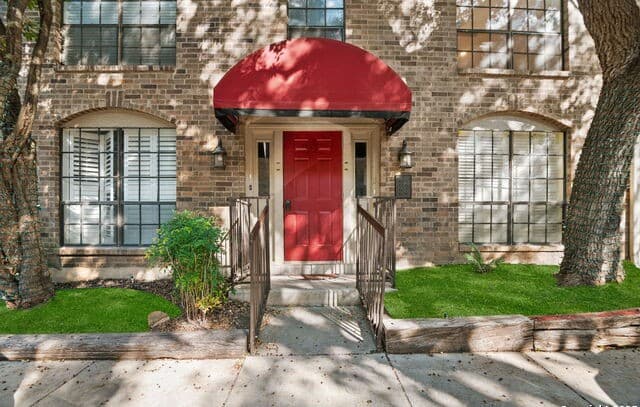 7926 Broadway Unit 608 — photo 1