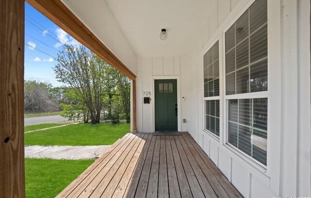 725 Westfall — photo 2