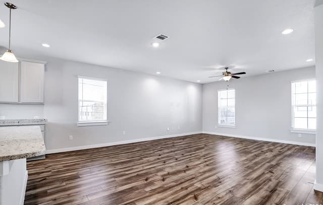 614 Errol St Unit 101 — photo 3