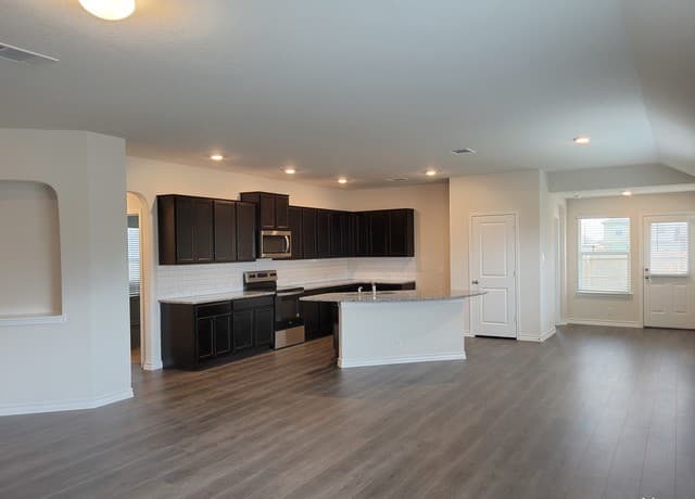 618 Cypress Bayou — photo 3