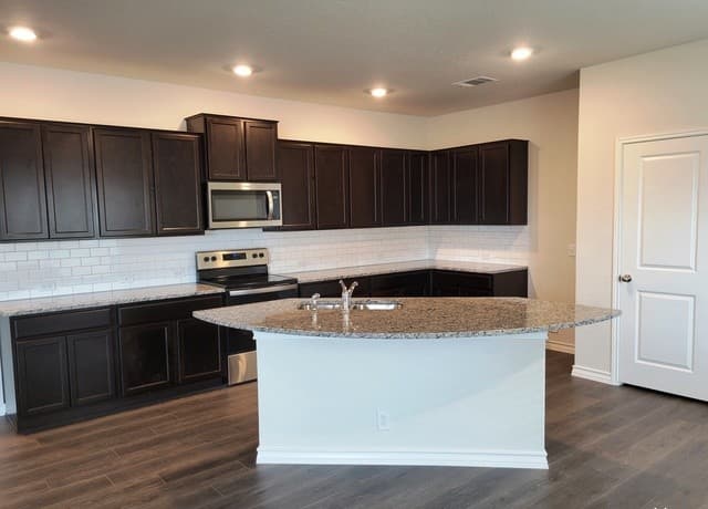 618 Cypress Bayou — photo 4