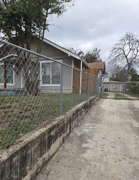 2051 Martin Luther King — photo 3