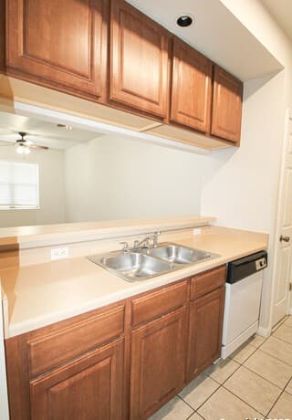 530 Dukeway Unit 3 — photo 4