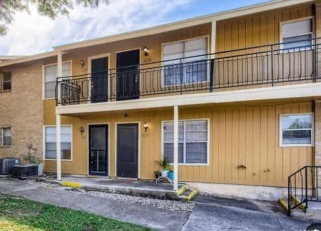 923 Vance Jackson Unit 1210 — photo 1